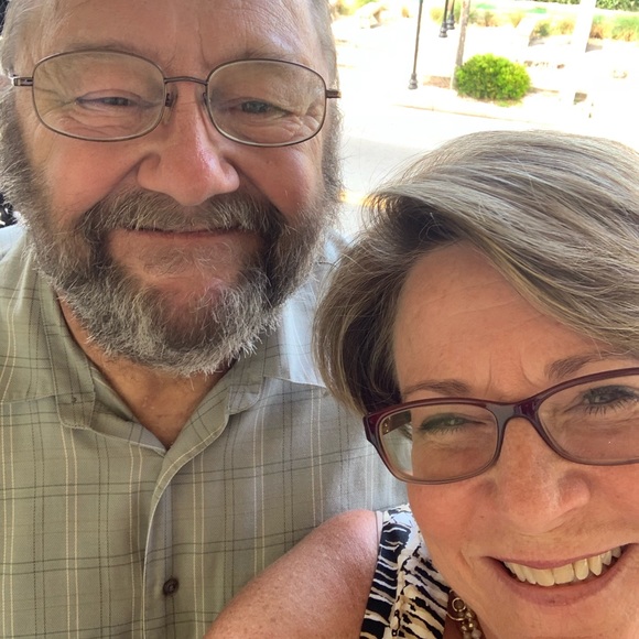 Meet your Posher, Laura - Picture 1 of 1